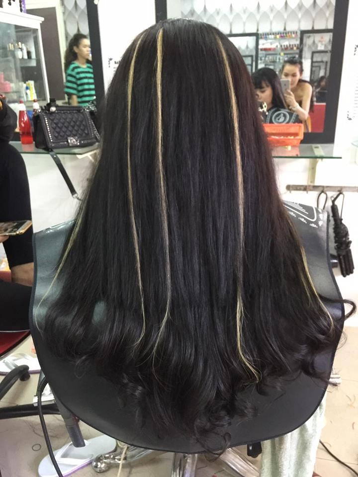Hair salon TOP HAIR Đà Nẵng 458 Hoàng Diệu - móc light xám khói . thả bồng  bềnh cũng đẹp , mà buộc búi cao cũng tuyệt <3 | Facebook